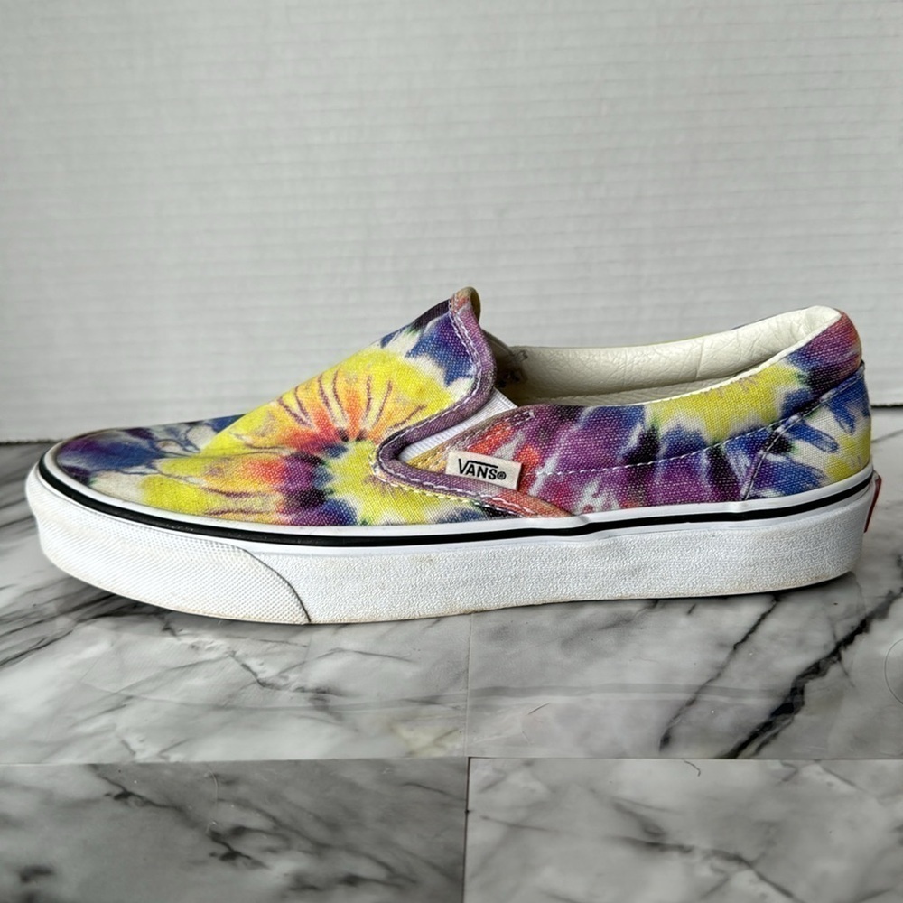 Vans classic slip on tie dyed sneaker shoes women’s 8.5
